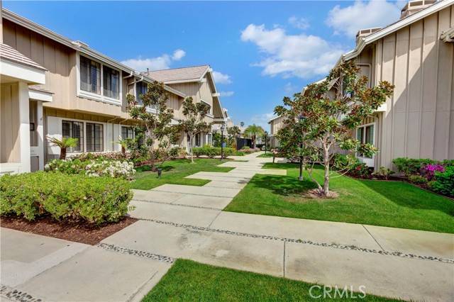 Seal Beach, CA 90740,327 Spinnaker Way