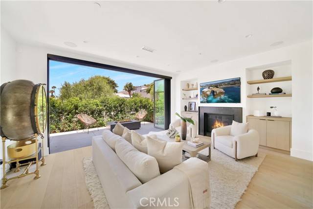 Corona Del Mar, CA 92625,420 Larkspur Avenue