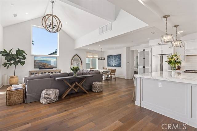 Corona Del Mar, CA 92625,411 Heliotrope Avenue