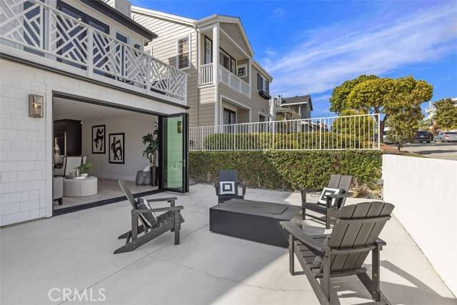 Corona Del Mar, CA 92625,701 Poinsettia Avenue