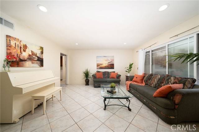 Fountain Valley, CA 92708,10215 Janaca Circle