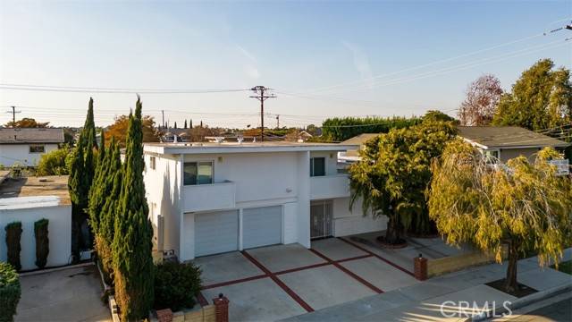 Huntington Beach, CA 92647,17331 La Mesa Lane