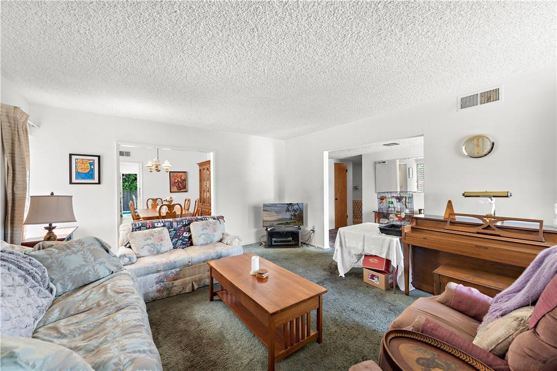 Studio City, CA 91604,12756 Kling Street