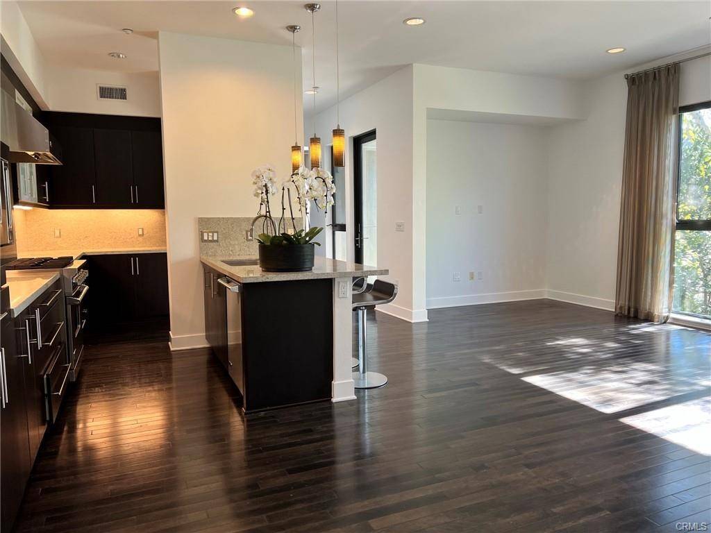 Irvine, CA 92612,402 Rockefeller #212