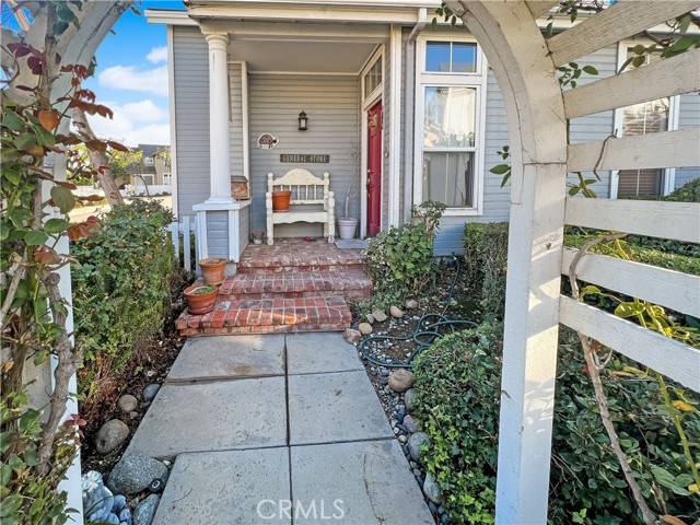 Brea, CA 92821,273 W Ash Street