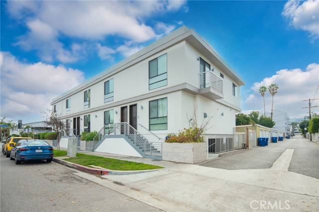 Sherman Oaks, CA 91423,4485 Hazeltine Avenue #2