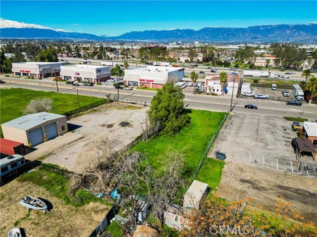 San Bernardino, CA 92408,477 E Redlands