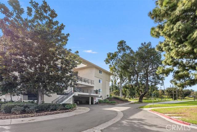 Laguna Woods, CA 92637,2392 Via Mariposa W #2E