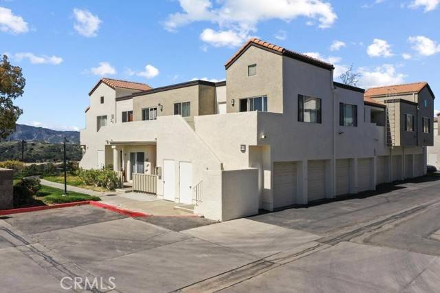 Newhall, CA 91321,21200 Trumpet Drive #205