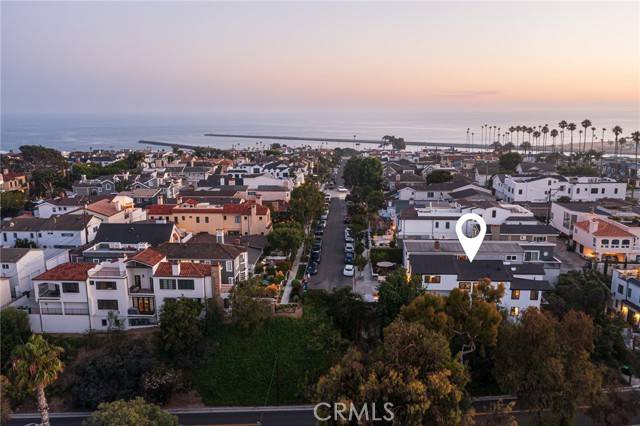 Corona Del Mar, CA 92625,319 Heliotrope Avenue