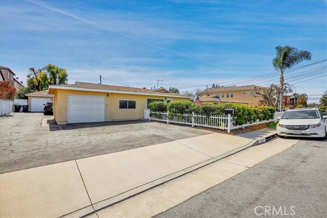 Newport Beach, CA 92660,1554 Orchard Drive