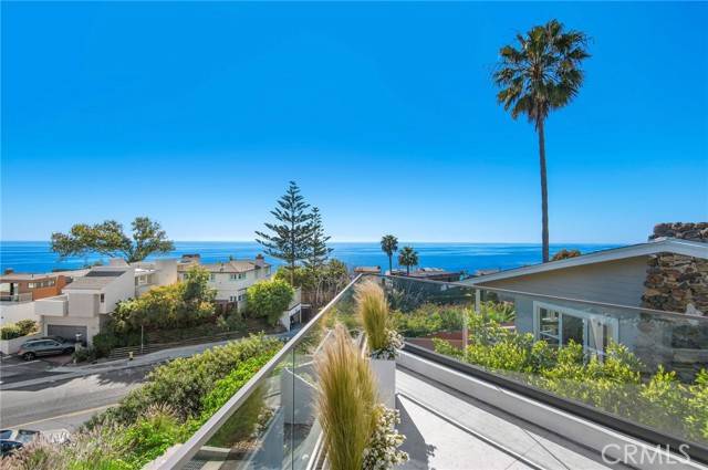 Laguna Beach, CA 92651,2677 Solana Way