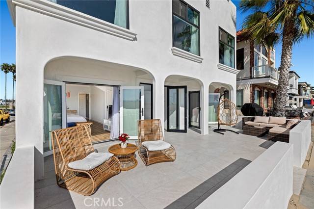 Newport Beach, CA 92663,1628 W Oceanfront