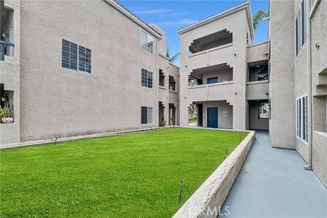 Huntington Beach, CA 92649,4561 Warner Avenue #206