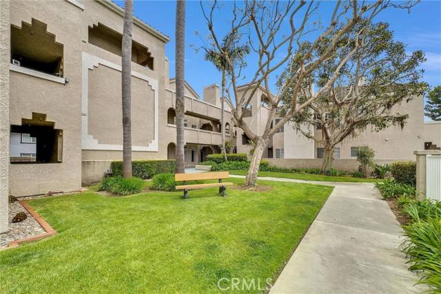 Huntington Beach, CA 92649,4561 Warner Avenue #206