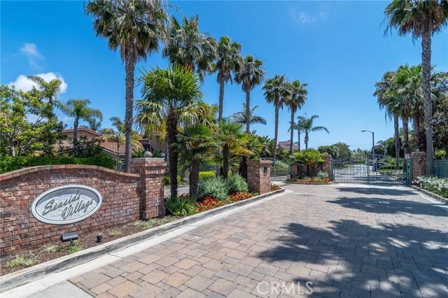 Huntington Beach, CA 92648,21032 Poolside Lane #3