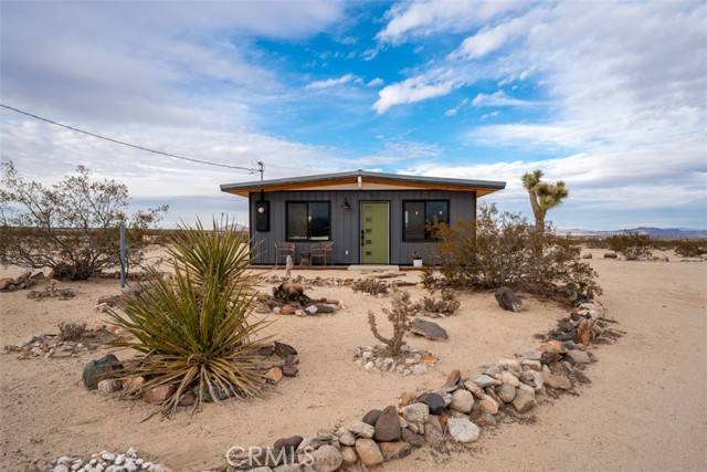 Joshua Tree, CA 92252,65154 Hoover Road