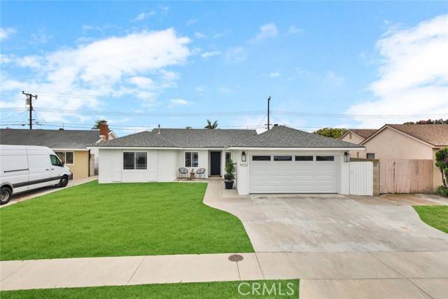 Huntington Beach, CA 92647,5522 Stardust Drive