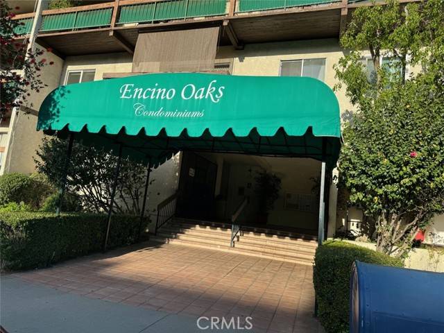 Encino, CA 91316,5460 White Oak Avenue #A220