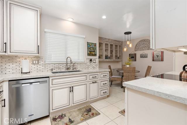 Laguna Woods, CA 92637,2396 W Via Mariposa