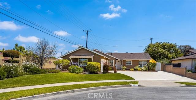 Huntington Beach, CA 92647,6972 Dresden Circle