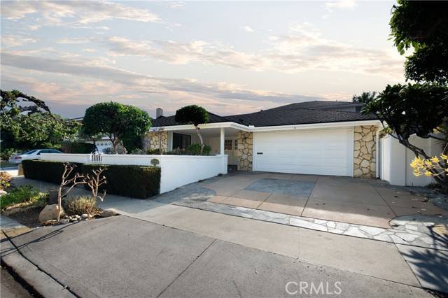 Huntington Beach, CA 92647,16401 Serenade Lane