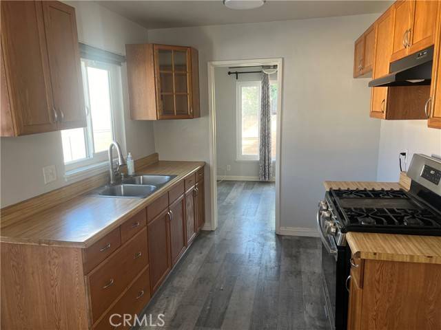 Lakewood, CA 90715,11342 215th Street