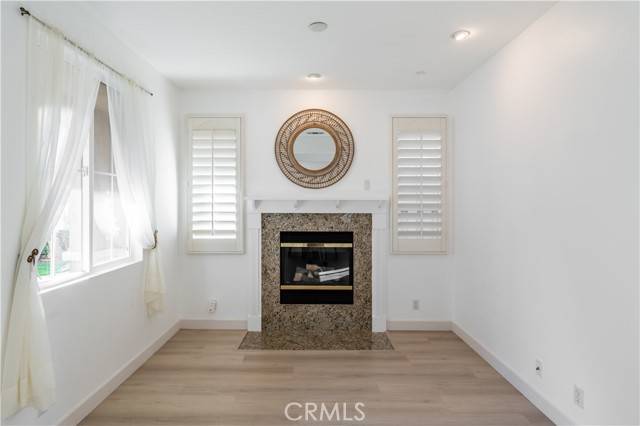 Irvine, CA 92606,154 Saint James #53