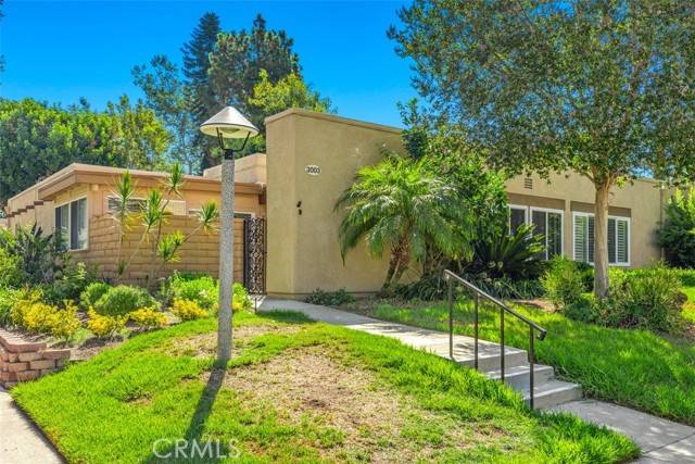 Laguna Woods, CA 92637,3003 VIA BUENA #B