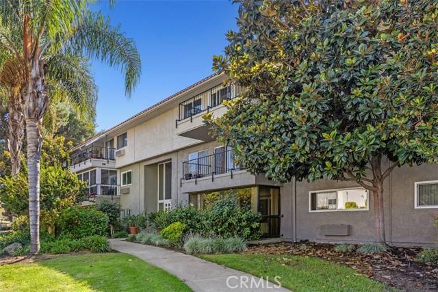 Laguna Woods, CA 92637,2393 Via Mariposa W #3F