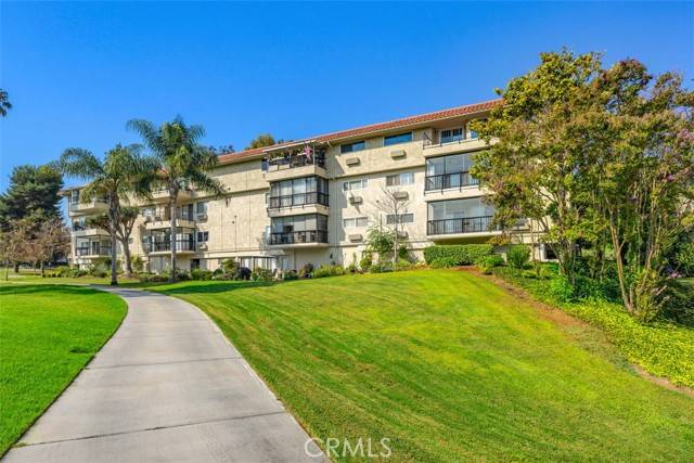 Laguna Woods, CA 92637,2388 Via Mariposa W #2A