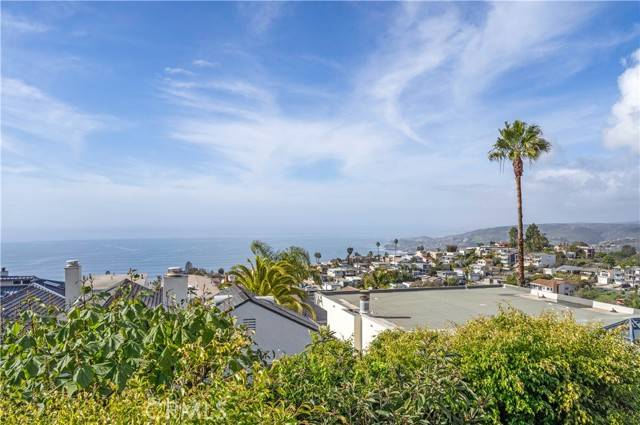 Laguna Beach, CA 92651,953 Santa Ana Street