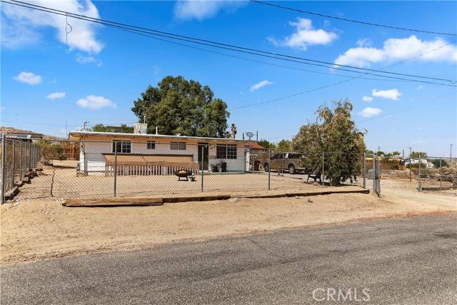 Joshua Tree, CA 92252,61978 Aster Place