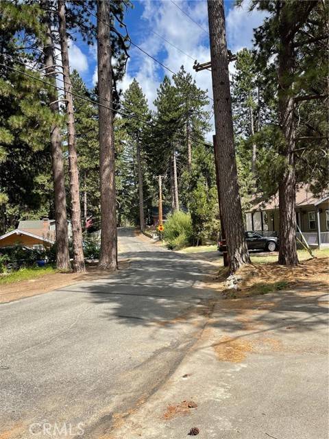 Running Springs, CA 92382,2588 Whispering Pines Drive