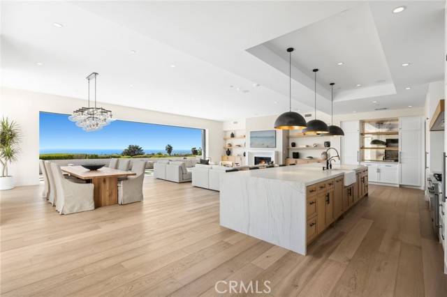 Corona Del Mar, CA 92625,2 Twin Lakes Circle