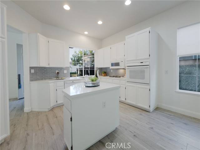 Mission Viejo, CA 92692,21406 Carabela