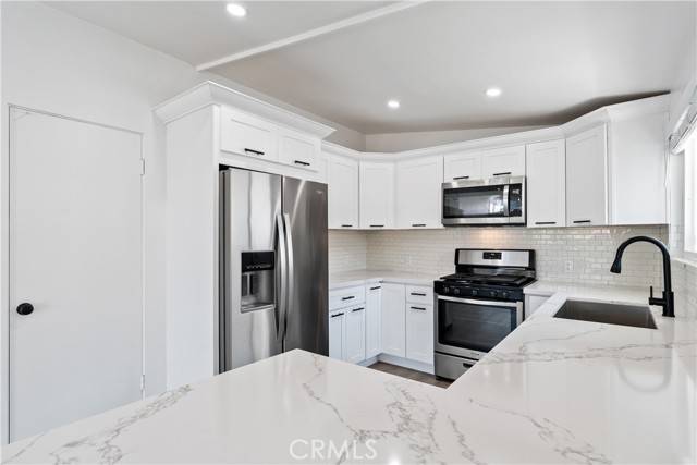 Corona Del Mar, CA 92625,3205 Bayside