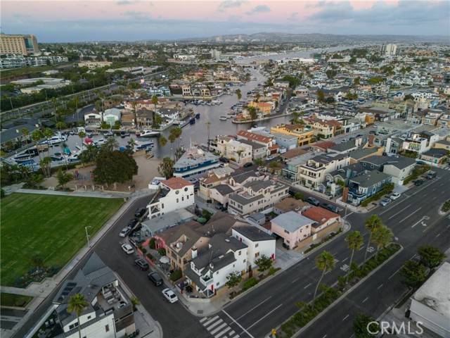 Newport Beach, CA 92663,204 44th Street