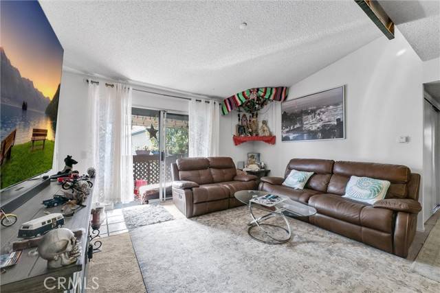 Lake Forest, CA 92630,23268 Orange Avenue #4