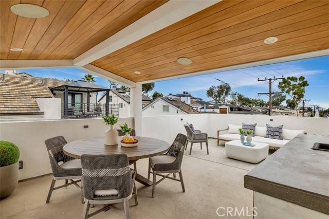 Corona Del Mar, CA 92625,616 Poinsettia Avenue