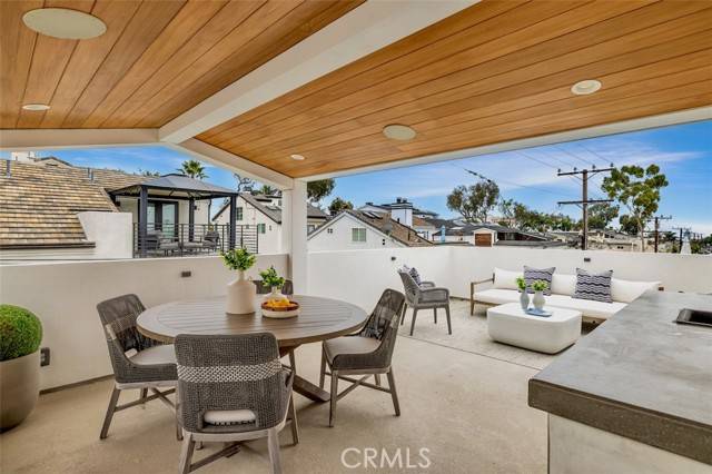 Corona Del Mar, CA 92625,616 Poinsettia Avenue