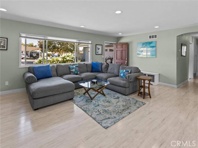 Huntington Beach, CA 92647,15971 Pilgrim Circle