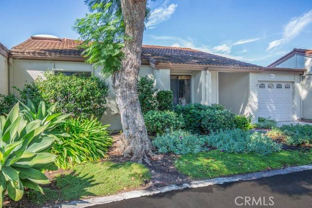 Laguna Woods, CA 92637,3185 Via Buena Vista #B