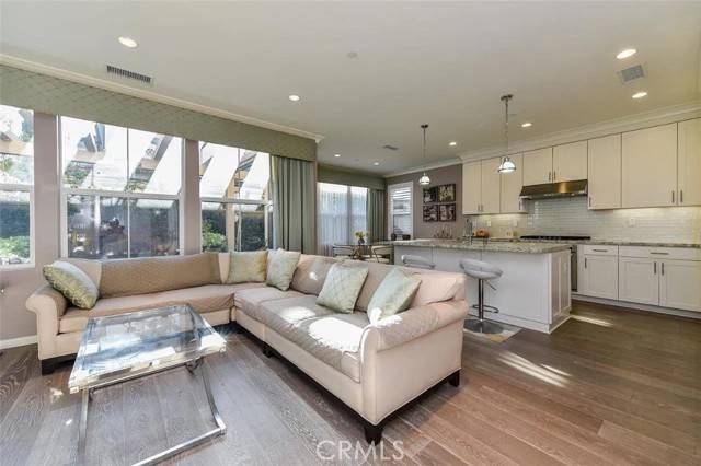 Irvine, CA 92620,83 Waterleaf