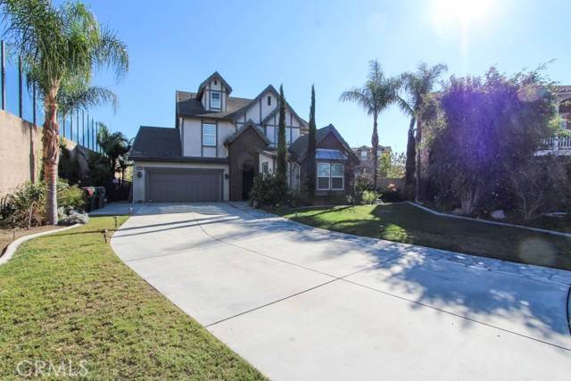 Santa Ana, CA 92706,700 W Pepper Tree Lane