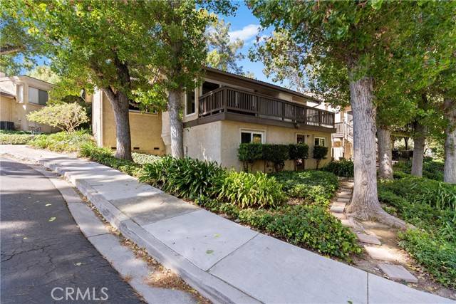 Oak Park, CA 91377,19 Sparrowhawk Lane