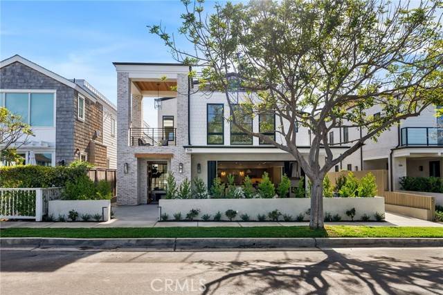 Corona Del Mar, CA 92625,516 Acacia