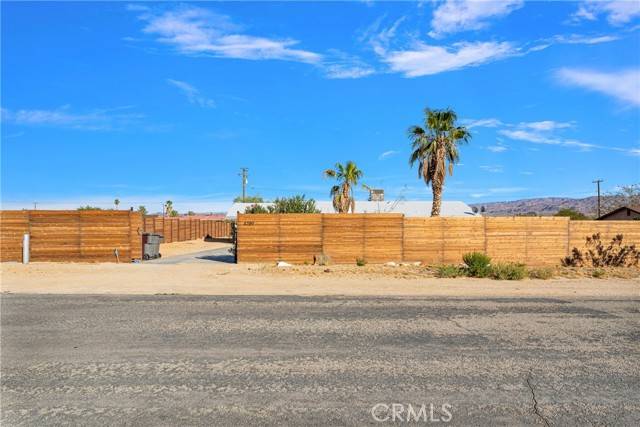 Joshua Tree, CA 92252,4789 Avenida Del Sol