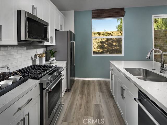 Redlands, CA 92374,2074 Bergamot Street