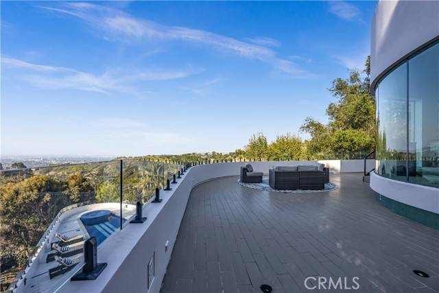 Los Angeles, CA 90077,15105 Mulholland Drive